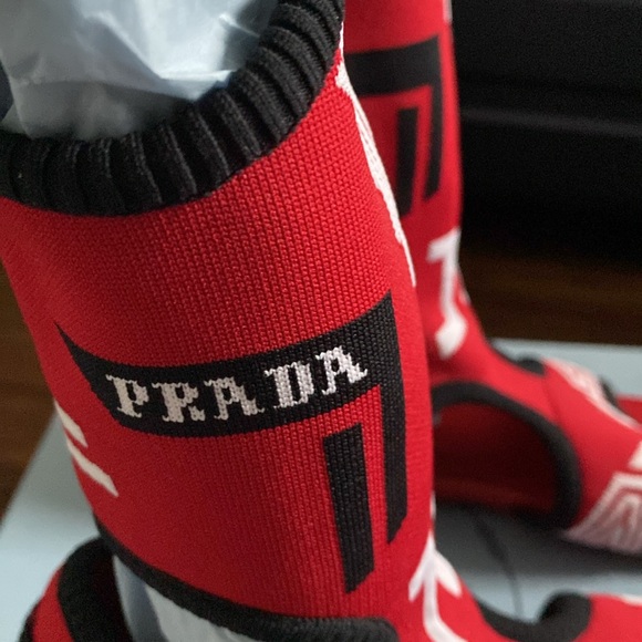 NWT,with box shoe bag.Size 38 1/2 Color Red white and black - Picture 3 of 10